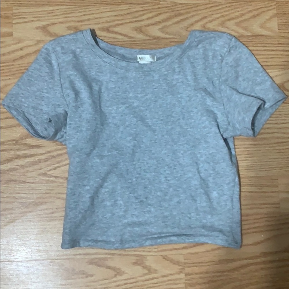 grey crop top